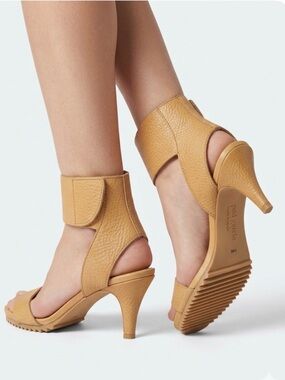 Pedro García Jela Ankle Strap Sandals Yellow Pebbled Leather Spain Sz 36.5